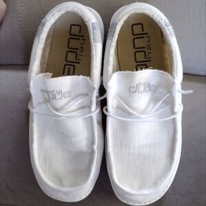 Hey Dudes Wally's, Y5/W6, natural white, gentle used.